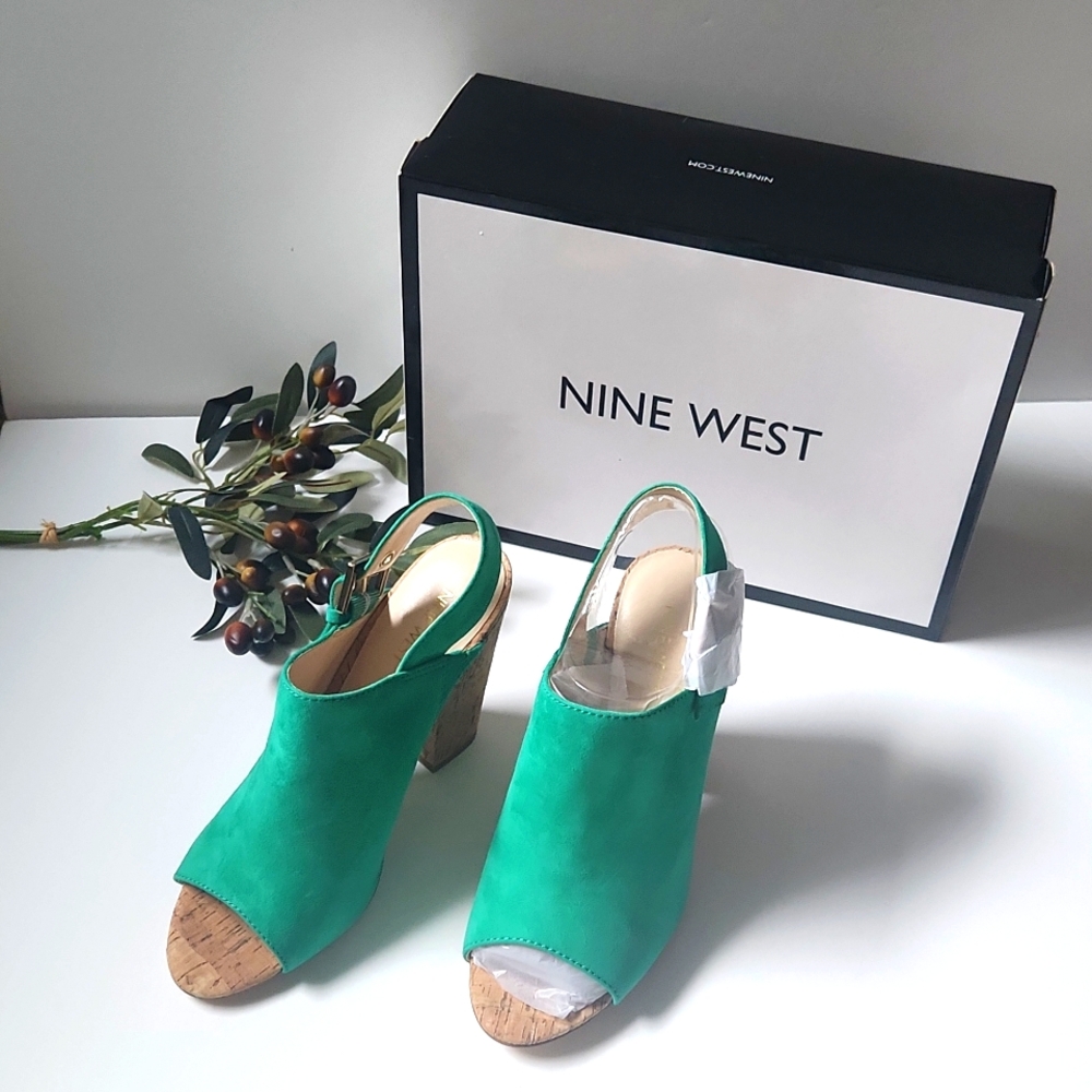Nine West green suede size 9½
